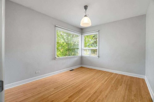 2307 Richmond Road Sw, Calgary, AB - Indoor Photo Showing Other Room