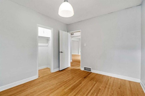 2307 Richmond Road Sw, Calgary, AB - Indoor Photo Showing Other Room