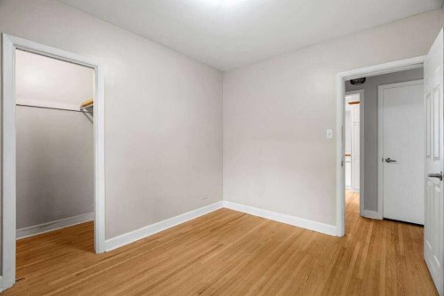 2307 Richmond Road Sw, Calgary, AB - Indoor Photo Showing Other Room