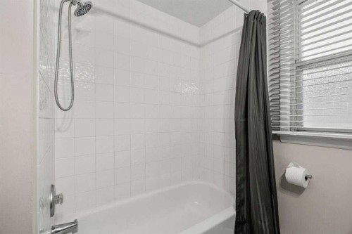 2307 Richmond Road Sw, Calgary, AB - Indoor Photo Showing Bathroom