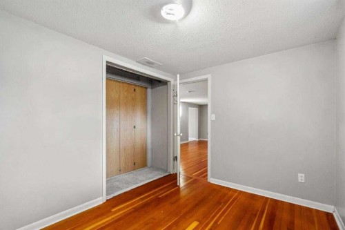 2307 Richmond Road Sw, Calgary, AB - Indoor Photo Showing Other Room