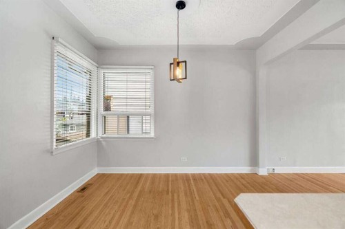 2307 Richmond Road Sw, Calgary, AB - Indoor Photo Showing Other Room