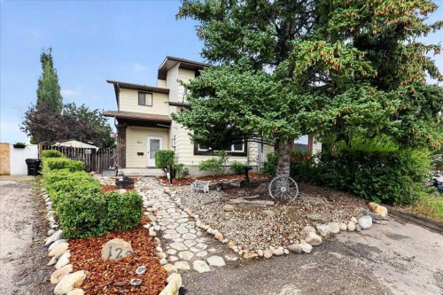 120 Aboyne Place Ne, Calgary, AB - Outdoor