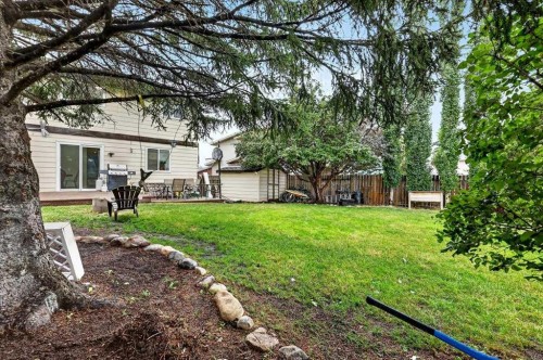 120 Aboyne Place Ne, Calgary, AB - Outdoor