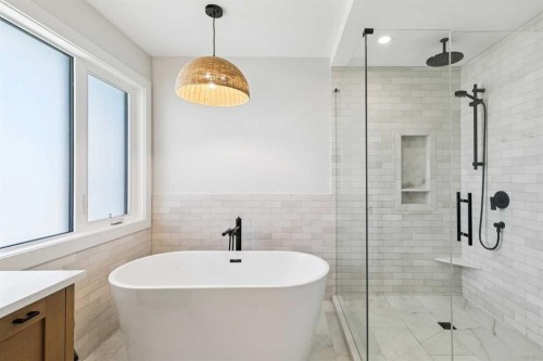 22 Patrick View Sw, Calgary, AB - Indoor Photo Showing Bathroom