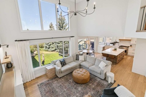22 Patrick View Sw, Calgary, AB - Indoor Photo Showing Living Room