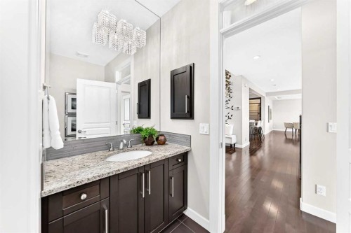 96 Cranarch Heights Se, Calgary, AB - Indoor Photo Showing Bathroom