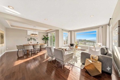 96 Cranarch Heights Se, Calgary, AB - Indoor Photo Showing Living Room