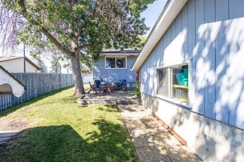 14904 1 Street Se, Calgary, AB - Outdoor
