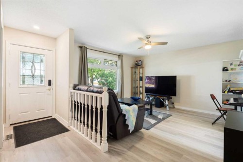 14904 1 Street Se, Calgary, AB - Indoor Photo Showing Other Room