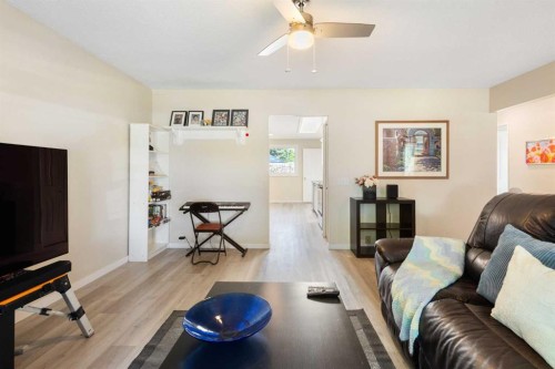 14904 1 Street Se, Calgary, AB - Indoor Photo Showing Living Room