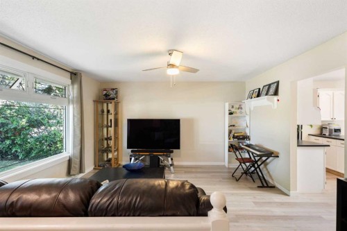 14904 1 Street Se, Calgary, AB - Indoor Photo Showing Living Room