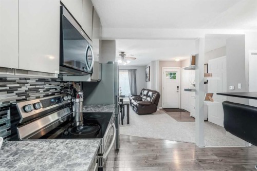 2145 24 Avenue, Didsbury, AB - Indoor Photo Showing Kitchen