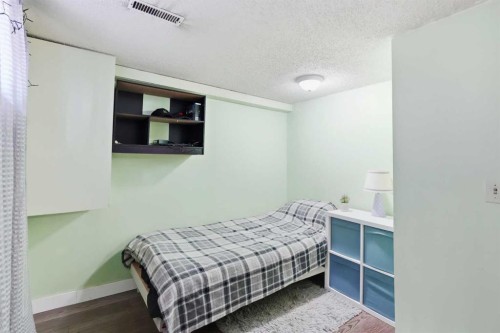 2145 24 Avenue, Didsbury, AB - Indoor Photo Showing Bedroom