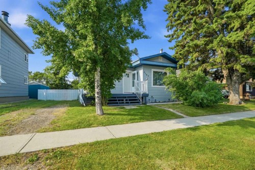 2145 24 Avenue, Didsbury, AB - Outdoor