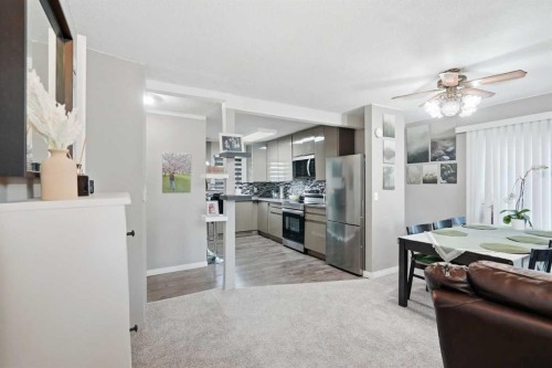 2145 24 Avenue, Didsbury, AB - Indoor Photo Showing Kitchen
