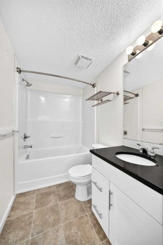 5315-755 Copperpond Boulevard Se, Calgary, AB - Indoor Photo Showing Bathroom
