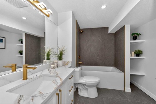 12031 Candiac Road Sw, Calgary, AB - Indoor Photo Showing Bathroom