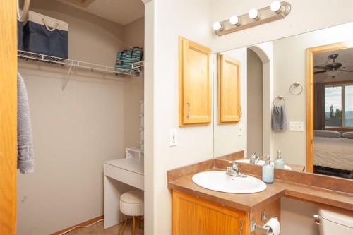 443 Tuscany Ridge Heights Nw, Calgary, AB - Indoor Photo Showing Bathroom