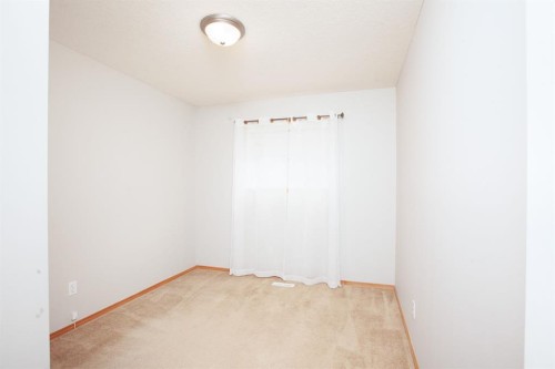 443 Tuscany Ridge Heights Nw, Calgary, AB - Indoor Photo Showing Other Room