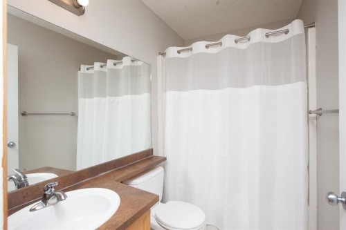 443 Tuscany Ridge Heights Nw, Calgary, AB - Indoor Photo Showing Bathroom