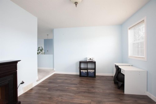 443 Tuscany Ridge Heights Nw, Calgary, AB - Indoor With Fireplace