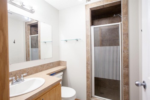 443 Tuscany Ridge Heights Nw, Calgary, AB - Indoor Photo Showing Bathroom