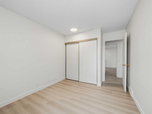 6506 Ranchview Drive Nw, Calgary, AB - Indoor Photo Showing Other Room