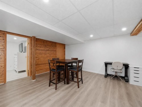 6506 Ranchview Drive Nw, Calgary, AB - Indoor Photo Showing Other Room