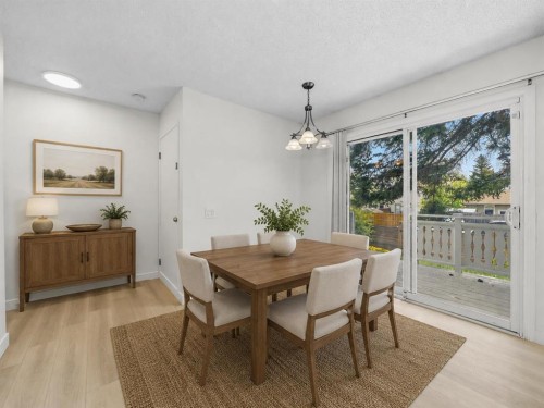 6506 Ranchview Drive Nw, Calgary, AB - Indoor Photo Showing Dining Room