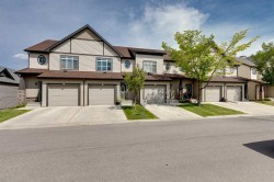 72 Copperpond Landing SE Calgary, AB T2Z 1G6