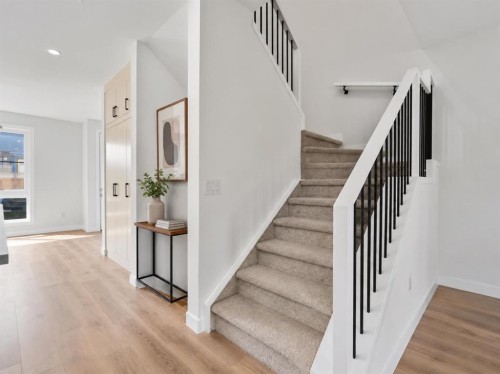 2354 7 Street Nw, Calgary, AB - Indoor Photo Showing Other Room