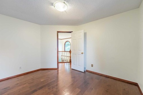 46 Mountain Park Drive Se, Calgary, AB - Indoor Photo Showing Other Room