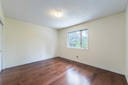 46 Mountain Park Drive Se, Calgary, AB - Indoor Photo Showing Other Room