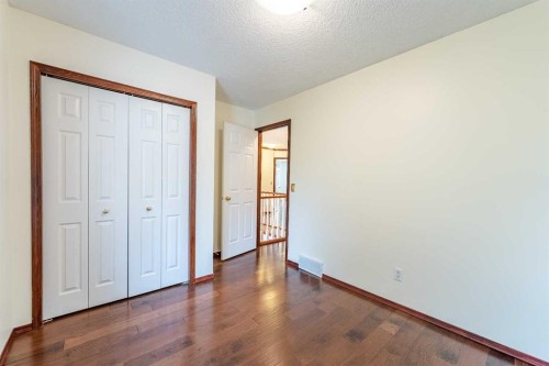 46 Mountain Park Drive Se, Calgary, AB - Indoor Photo Showing Other Room
