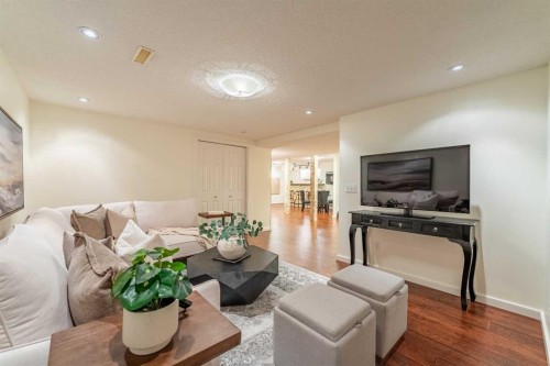 46 Mountain Park Drive Se, Calgary, AB - Indoor Photo Showing Living Room