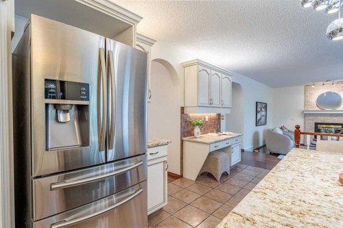 46 Mountain Park Drive Se, Calgary, AB - Indoor Photo Showing Kitchen With Stainless Steel Kitchen