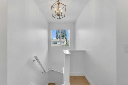 29 Douglas Glen Crescent Se, Calgary, AB - Indoor Photo Showing Other Room