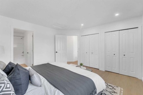 29 Douglas Glen Crescent Se, Calgary, AB - Indoor Photo Showing Bedroom