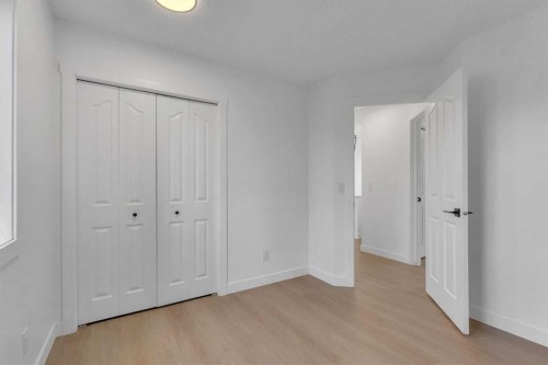 29 Douglas Glen Crescent Se, Calgary, AB - Indoor Photo Showing Other Room