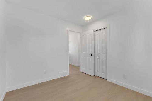 29 Douglas Glen Crescent Se, Calgary, AB - Indoor Photo Showing Other Room