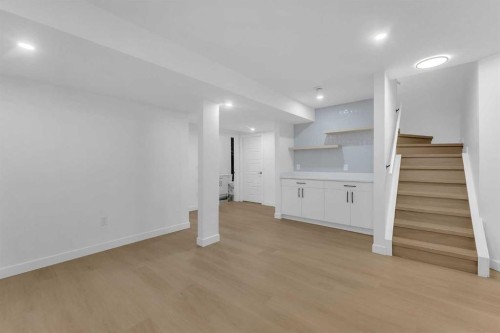 29 Douglas Glen Crescent Se, Calgary, AB - Indoor Photo Showing Other Room