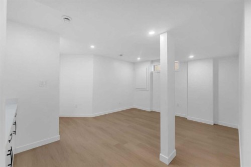 29 Douglas Glen Crescent Se, Calgary, AB - Indoor Photo Showing Other Room