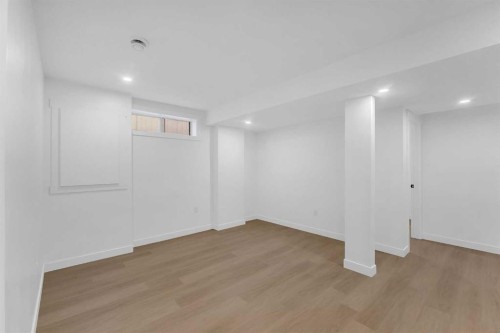 29 Douglas Glen Crescent Se, Calgary, AB - Indoor Photo Showing Other Room