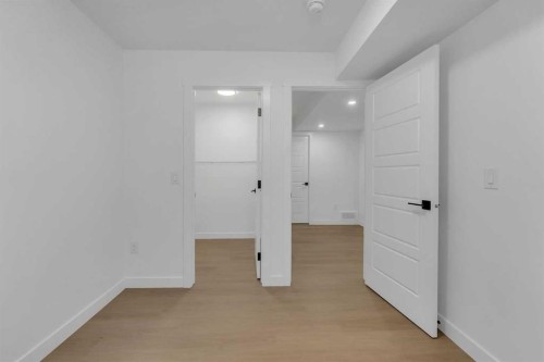 29 Douglas Glen Crescent Se, Calgary, AB - Indoor Photo Showing Other Room