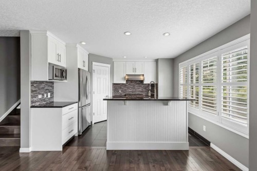 139 Hidden Creek Gardens Nw, Calgary, AB - Indoor Photo Showing Kitchen