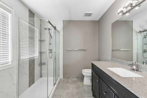 139 Hidden Creek Gardens Nw, Calgary, AB - Indoor Photo Showing Bathroom
