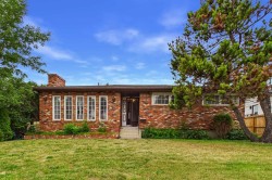 5 Chisholm Crescent NW Calgary, AB T2L 0Y9