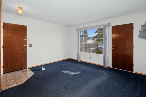 75-175 Manora Place Ne, Calgary, AB - Indoor Photo Showing Other Room