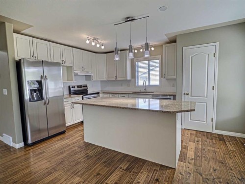 185 Tuscarora Close Nw, Calgary, AB - Indoor Photo Showing Kitchen With Upgraded Kitchen